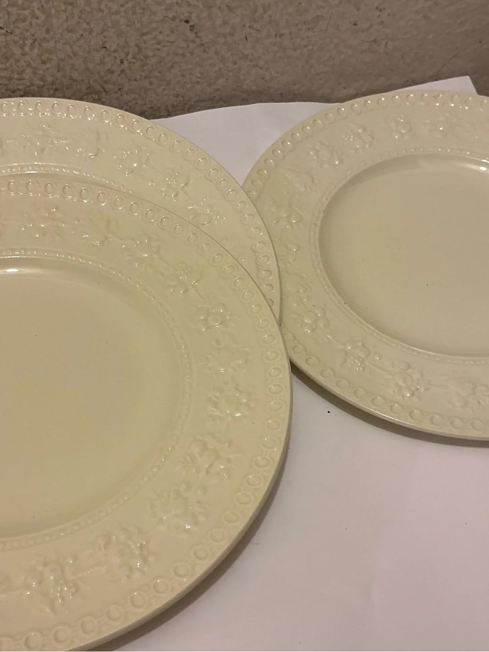 Wedgwood Cream Embossed Floral Dinner Plates - Set of 3 G26